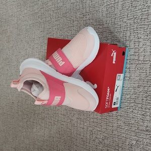 NIB kids puma evolve slip on